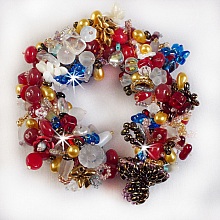 Bracelet Printemps color&eacute; avec des perles nacr&eacute;es, des cristaux de Swarovski et diverses perles
